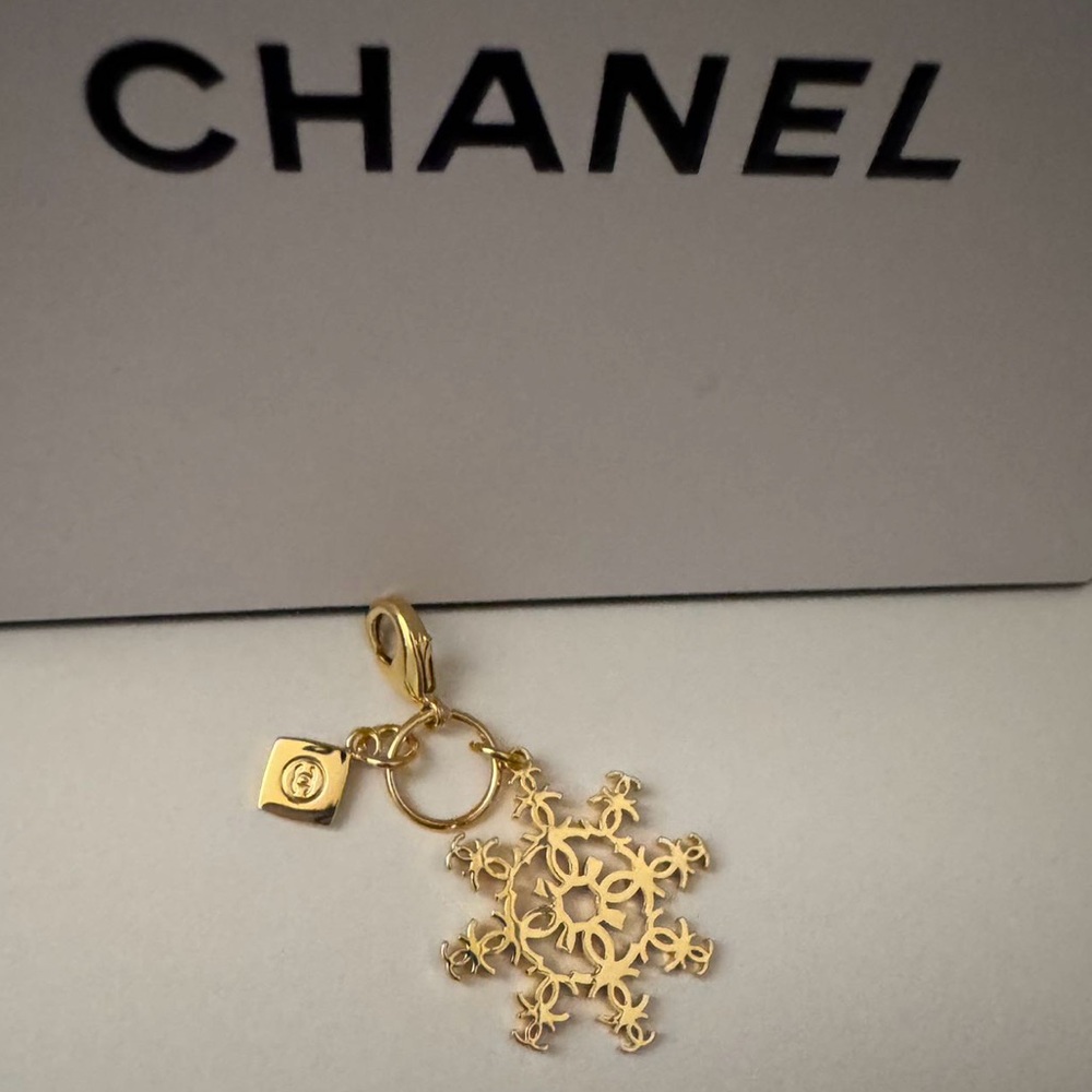 CHANEL 2024 Holiday Charm Snowflake Key Chain Bag Chain Charm